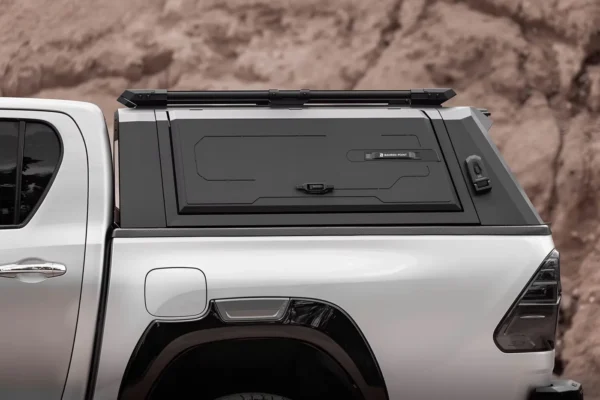 كانوبي Toyota Hilux