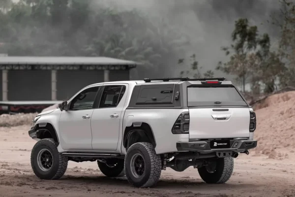 كانوبي Toyota Hilux